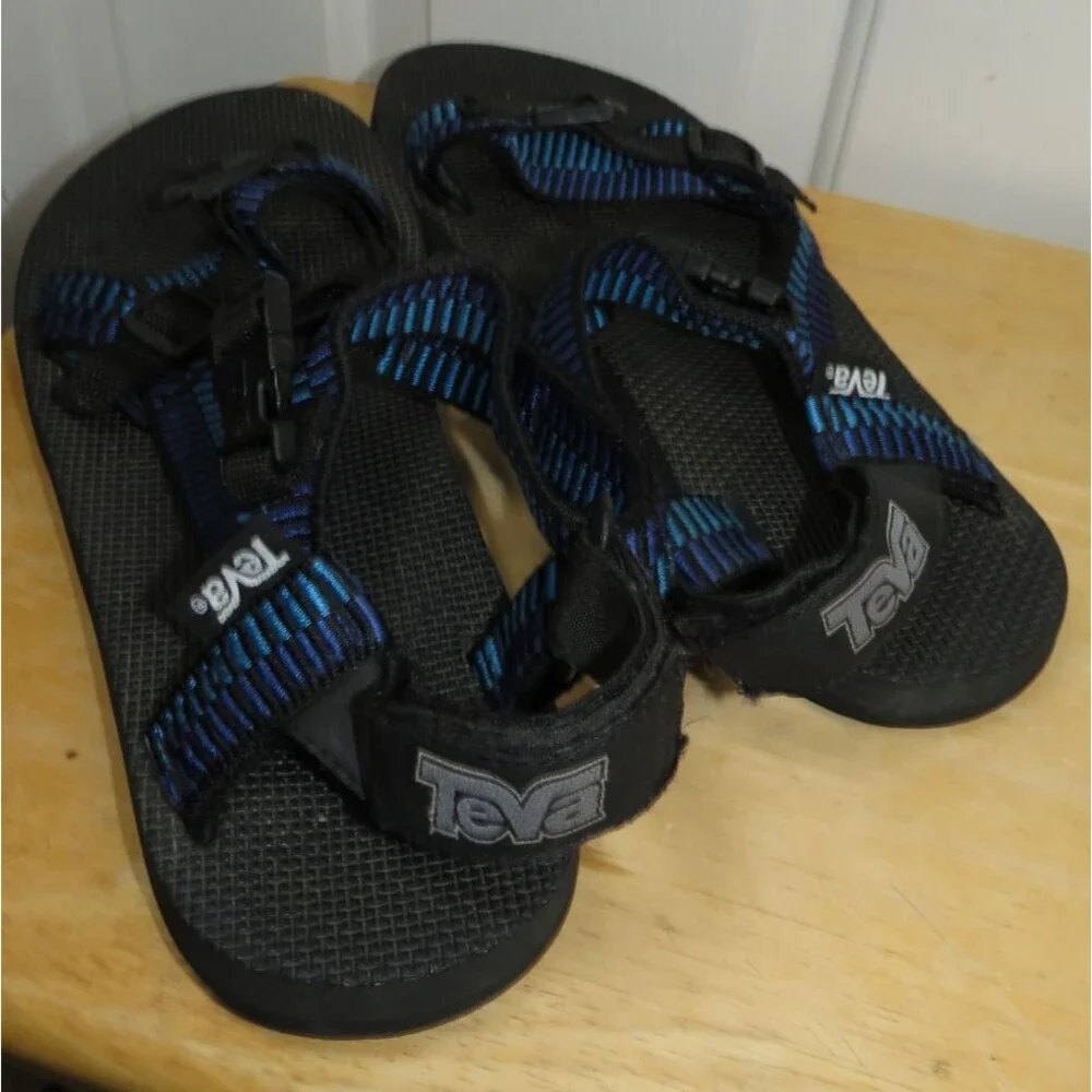 Teva hurricane sandals